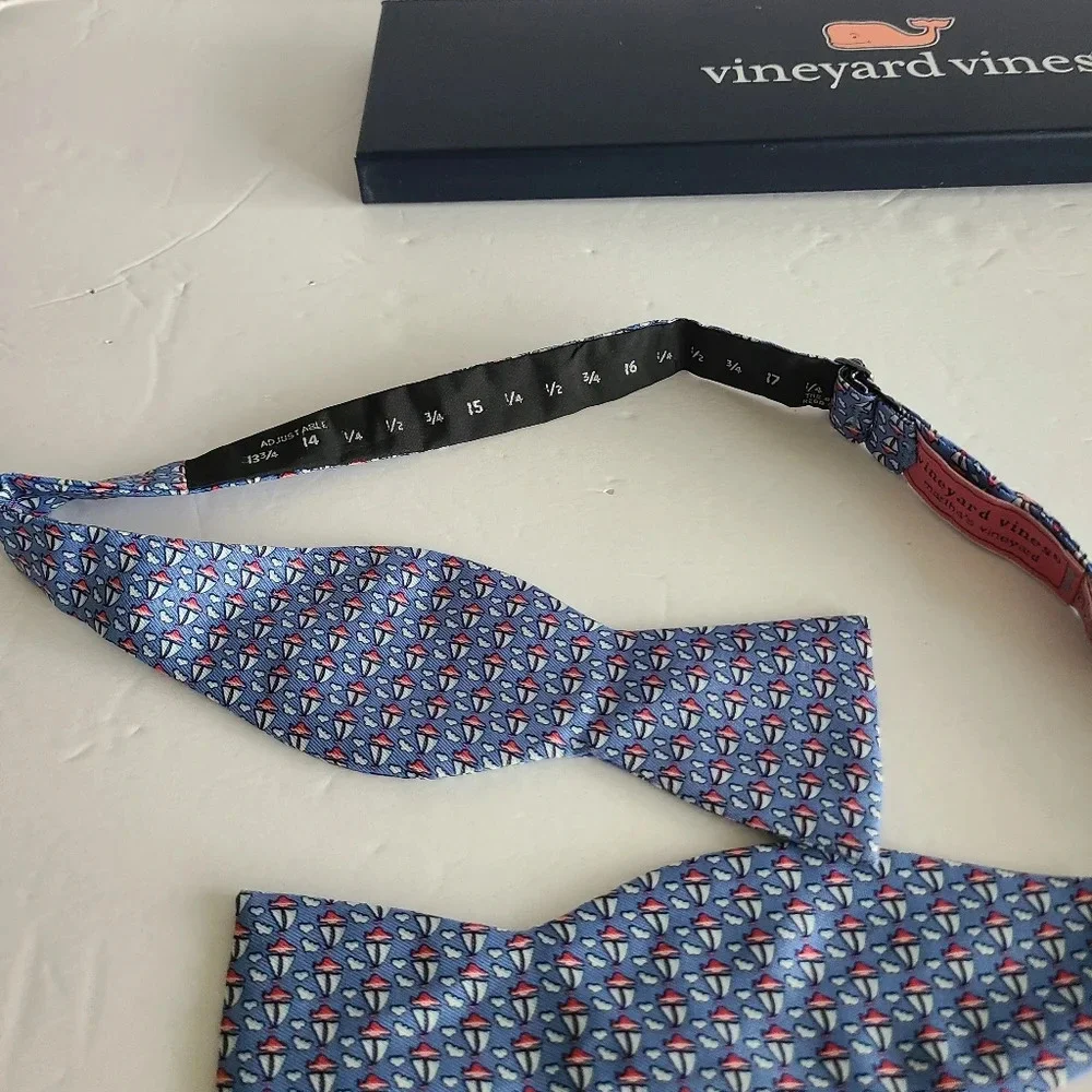 Vineyard vines adjustable bow tie silk  -ship print